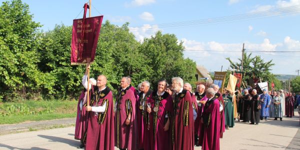 Ünnepelt a 25 éves Szent Benedictus Borlovagrend a Velencei-tónál